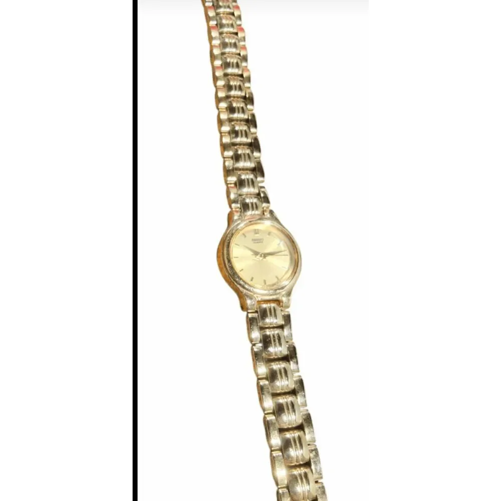 SEIKO Quartz Watch Gold Bracelet Band Round Dial